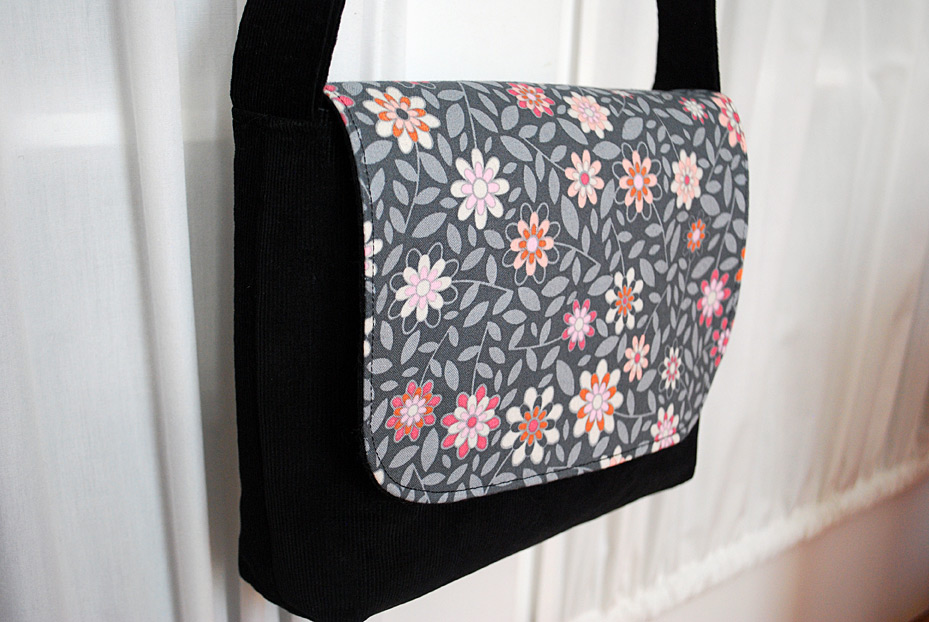 Kid sized Messenger Bag Free Pattern And Sewing Tutorial Merriment Design