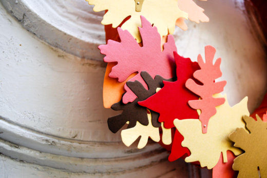 DIY Fall Wreaths: Easy DIY Leaf Wreath - Merriment Design