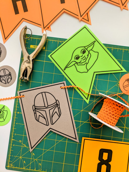 Baby Yoda birthday banner DIY - printable Mandalorian party decorations