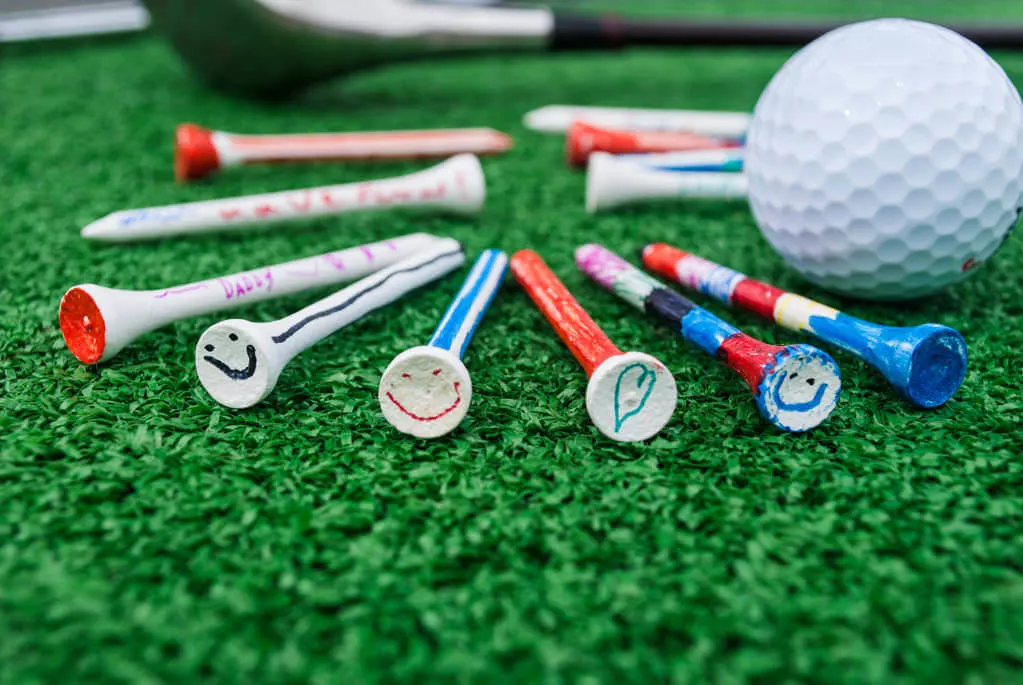 DIY Father's Day Gifts from Kids: Painted Golf Tees - Merriment Design