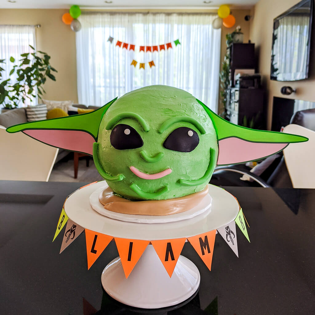 Super Simple Baby Yoda Papercraft Template (FREE Download)