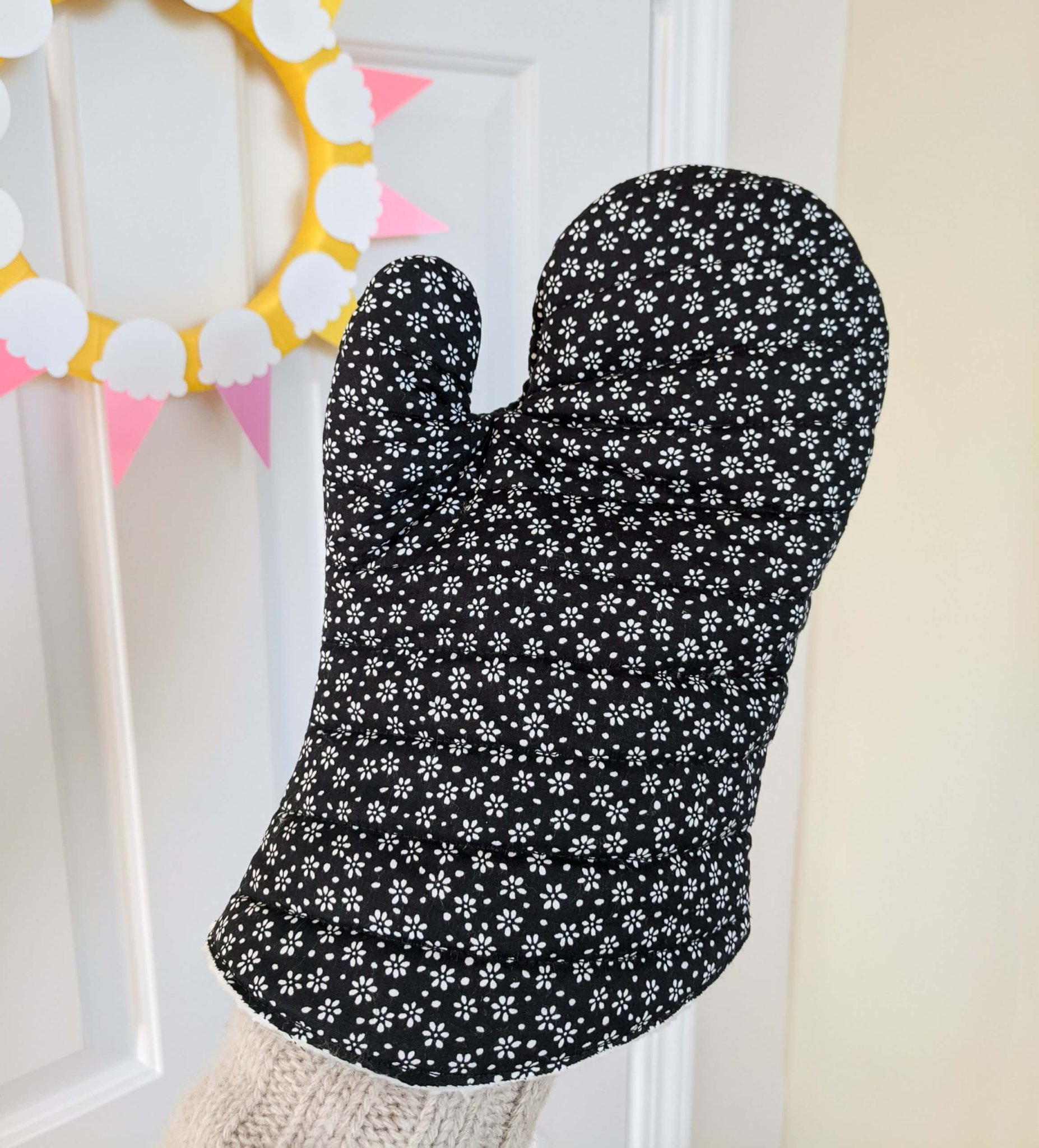 Oven mitt free sewing pattern Merriment Design