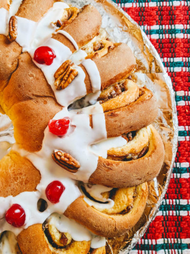 Swedish Tea Ring Recipe for Christmas morning breakfast - Merriment Design