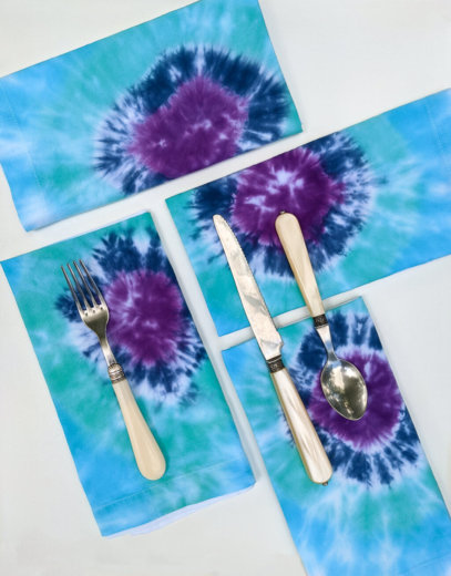 diy-tie-dye-cloth-napkins-for-the-perfect-handmade-gift-idea